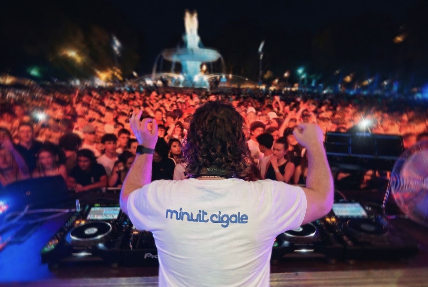 Leiven playing a DJ set